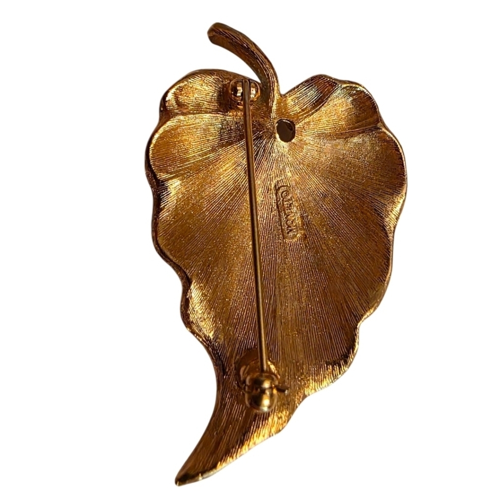 Monet Stamped Vintage Gold Leaf Brooch - Picture 6 of 8